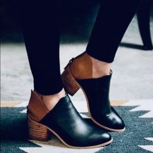 ✨✨✨✨Closet Clear Out Sale✨✨✨✨ Sseko Designs 2 Tone V Boot Size 9